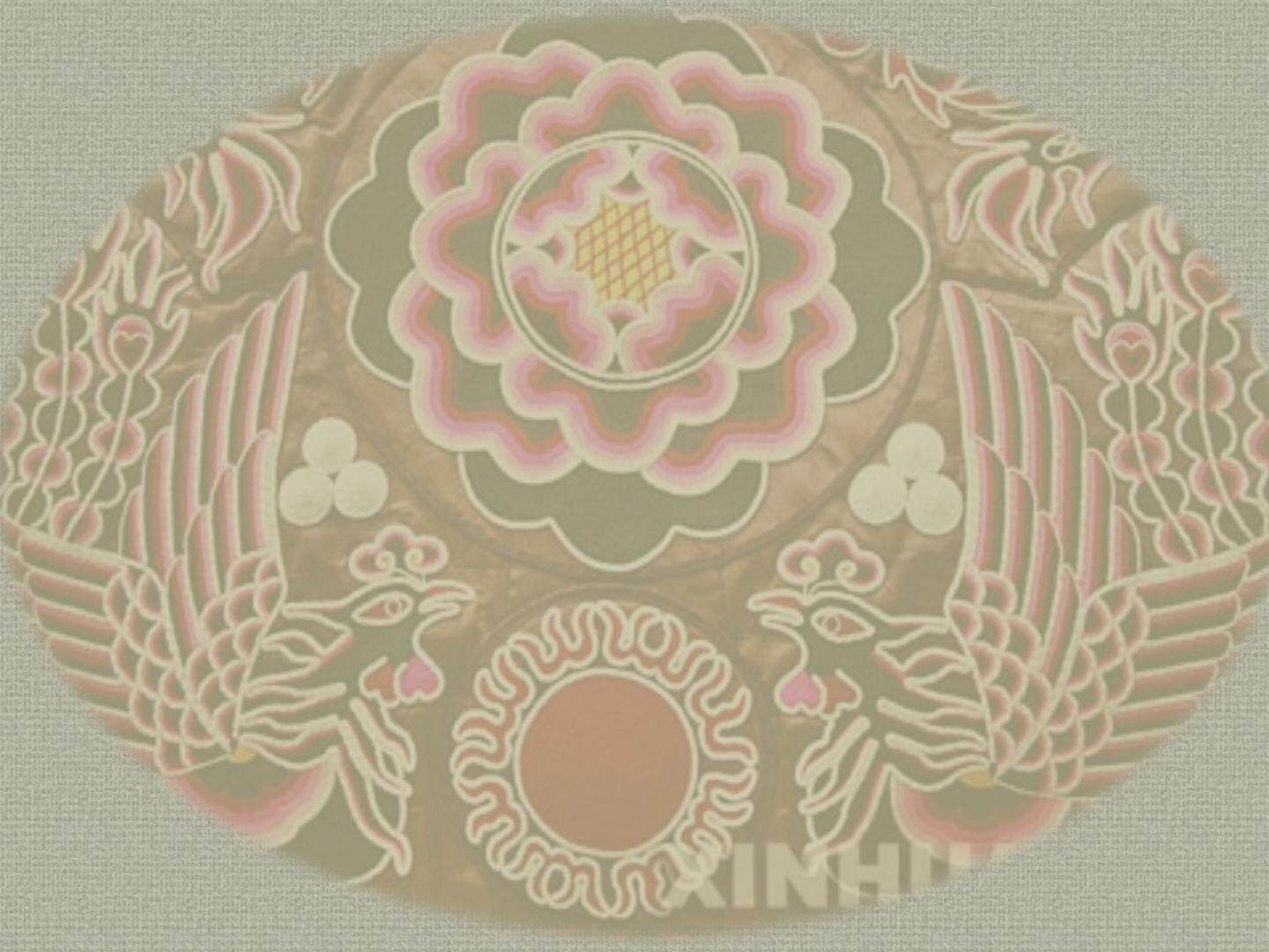 绣在服装上的故事